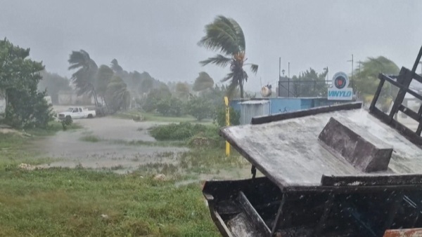 hurricane-milton1 hurricane-milton1