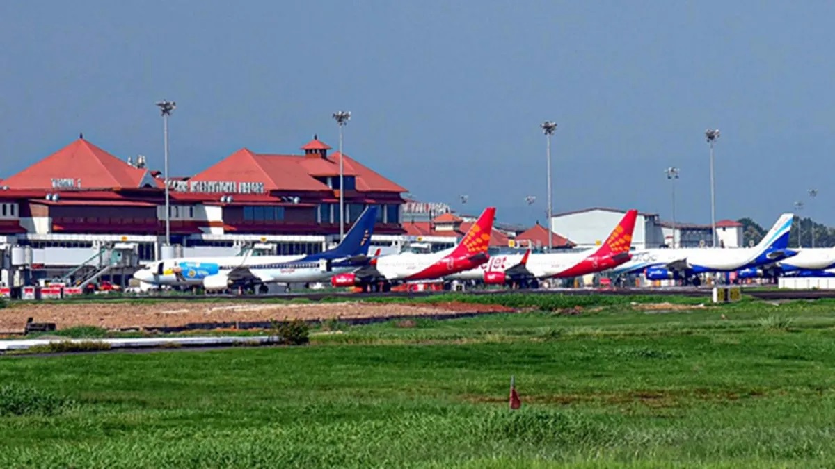 Bomb scare flight from kochi gets bomb threat, security beefed up