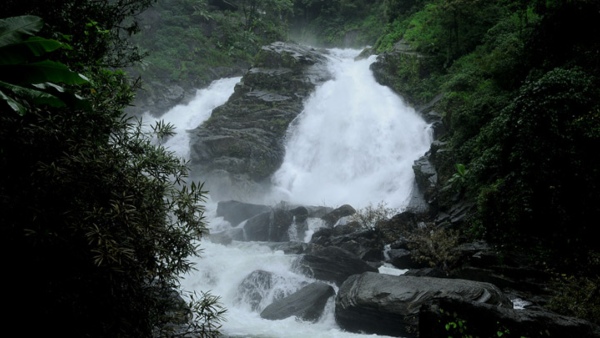meenmuttywaterfallswayanad