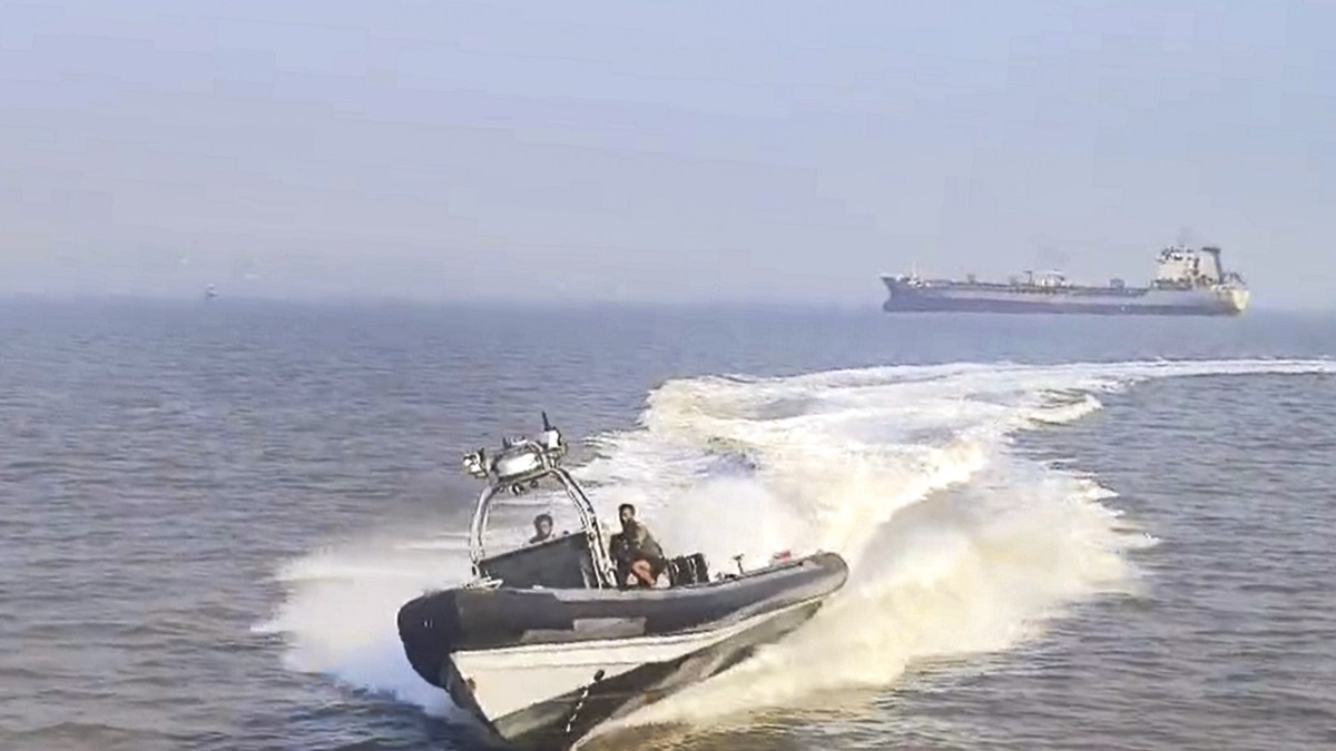 Speed Boat Crash With Seven Passengers What Happened Mumbai Speed Boat Accident: Indian Navy's Speed Boat Collided With