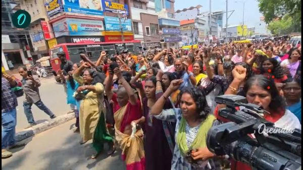 Asha workers protest
