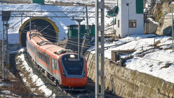 vande bharat express to kashmir- vande bharat express to kashmir-