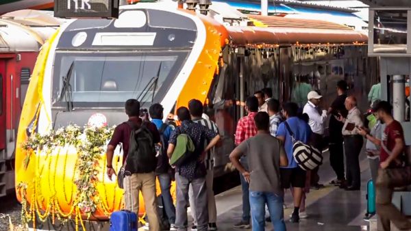 vande bharat katra amritasar train-