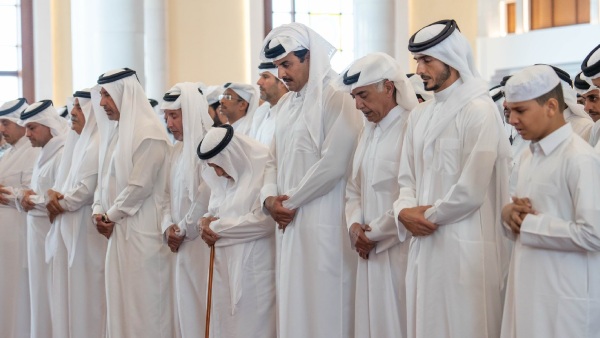 qatar emir prayer in doha-