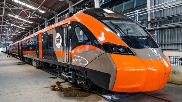 vande bharat sleeper updates-