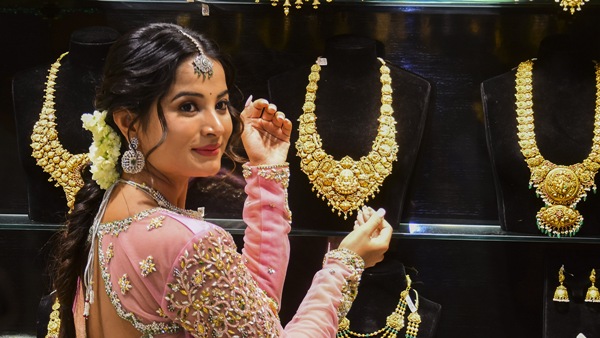 gold-jewellery gold-jewellery