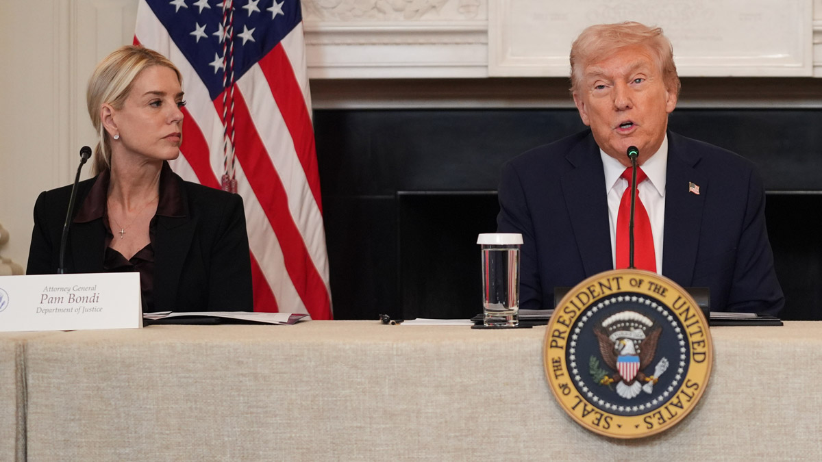 യുഎസ് അറ്റോര്‍ണി ജനറല്‍ പാം ബോണ്ടിയെ പുറത്താക്കി ഡൊണാള്‍ഡ് ട്രംപ്