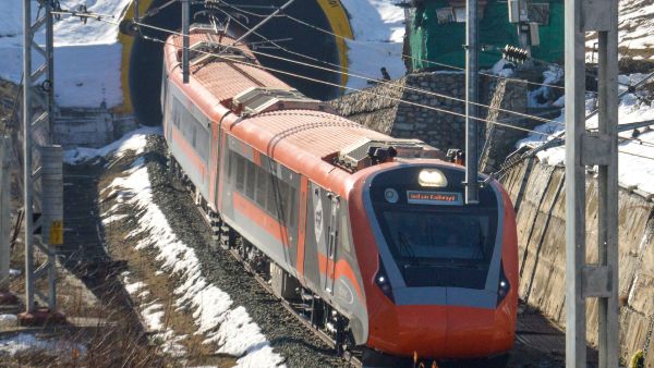 vande bharat bengaluru mangaluru trial run vande bharat bengaluru mangaluru trial run