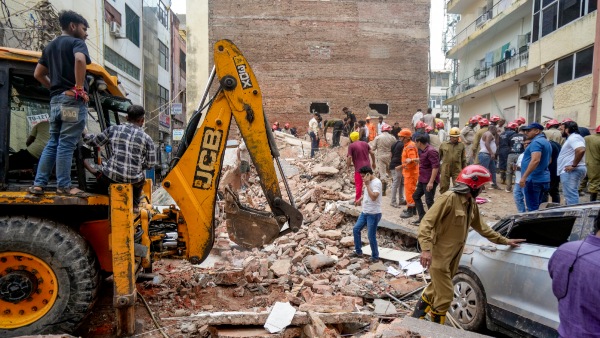 delhi building collapsed delhi building collapsed