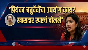 आदित्य ठाकरे फिरत नाहीत अन् प्रियंका चतुर्वेदींचा उपयोग काय?" ठाकरे गटाच्या बैठकीत खासदारांचा संताप