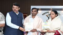 41 लाखांचं बक्षीस असणाऱ्या माओवादी पती-पत्नीचं गडचिरोली पोलिसांसमोर आत्मसमर्पण!