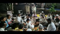 धनुभाऊंनी पुसले पीडित कुटुंबीयांचे अश्रू; दोन्ही मुलांसाठी केली आर्थिक मदत