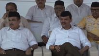 राष्ट्रीय स्वयंसेवक संघ फडणवीसांच्या पाठीशी 