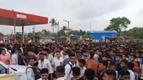 600 रिक्त पदांसाठी 25 हजारांहून अधिक इच्छुक, विमानतळावर चेंगराचेंगरीची स्थिती! व्हिडिओ व्हायरल