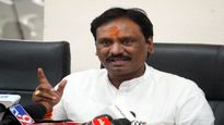 विधान परिषदेत आक्रीत ,विरोधी पक्षनेत्यांकडून चक्क शिवीगाळ 