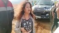 मुलगीच नव्हे तर आता आई मनोरमा खेडकर अडचणीत, पिस्तूल धाकवून धमकावतानाचा व्हिडीओ व्हायरल