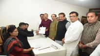 विधानपरिषद निवडणुकीत नवा ट्विस्ट, ठाकरेंचा हुकूमी एक्का मैदानात 