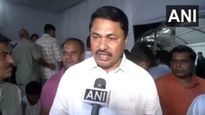 महाराष्ट्राचा स्वाभीमान गुजरातला विकू देणार नाही, महायुतीला 'भ्रष्ट' म्हणत या नेत्याने डागली तोफ