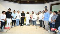 विधानभवनात भरली क्रिकेटची शाळा त्या चार भारतीय खेळाडूंचा सत्कार, राजकीय नेत्यांची चौफेर फटकेबाजी