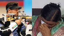 सामना सुरु असताना विठ्ठलाचा धावा.. आईच्या डोळ्यात अश्रू! स्वप्निलचे वडिल म्हणाले - मुलानं नाव कमावलं