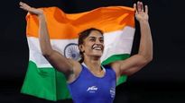 कुस्तीत भारताचं पदक निश्चित! विनेश फोगाटचा सेमीफायनलमध्ये विजय, आता फायनल जिंकून सुवर्ण मिळवणार!  
