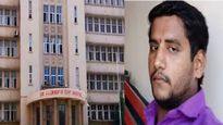 डोक्यात गोळी लागून झालेल्या रक्तस्रावामुळे अक्षयचा मृत्यू, शवविच्छेदन अहवाल समोर