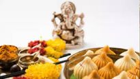 Ganesh Puja & Prasad : गणेशोत्सवात रोज अपर्ण करा, वेगवेगळा नैवेद्य, गणपतीला आवडतात 10 प्रसाद, वाचा