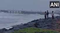 fengal cyclone : फेंगल आज संध्याकाळपर्यंत पुद्दुचेरीला धडकेल, शाळा, महाविद्यालये बंद, बस सेवा ठप्प