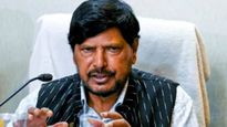 ज्यांना संविधान मान्य नाही त्यांनी देश सोडावा! शरद पवारांनी महायुतीसोबत यावं, 'या' नेत्याची थेट ऑफर 