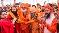 'ते थुंकतील, लंघूशंका करतील', कुंभमेळ्यातील गैर-हिंदूंच्या दुकानांवर महंत पुरी यांची कठोर भूमिका