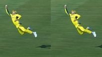 Australia vs England : अ‍ॅलेक्स कॅरी बनला 'सुपरमॅन', हवेत उडी घेत घेतला एक अद्भुत झेल, पाहा व्हिडीओ