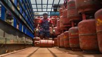 LPG Gas Price Hike: मार्चच्या पहिल्याच दिवशी सिलिंडरच्या किंमतीत वाढ, जाणून घ्या नवीन दर