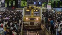 Mumbai Train Accident : मुंबईत अपघातानंतर प्रवाशांच्या सुरक्षेसाठी रेल्वेचा मोठा निर्णय! 