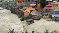 उत्तराखंडच्या रुद्रप्रयाग येथे भीषण अपघात! अलकनंदा नदीत बस कोसळली, अनेक लोक बेपत्ता, मृत्यूची शक्यता