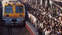 Mumbai Local Train : ज्येष्ठ नागरिकांसाठी आता कोच असलेली लोकल ट्रेन! कुठून धावणार? जाणून घ्या