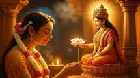Diwali 2025 :दिवाळीला या रंगाच्या फुलांनी देवी लक्ष्मीची पूजा करा, तुमच्या घरात नेहमी राहिल आनंद! 