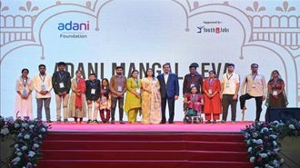 दिवा आणि जीत अदानी यांनी दिव्यांग महिलांसोबत साजरा केला लग्नाचा पहिला वाढदिवस