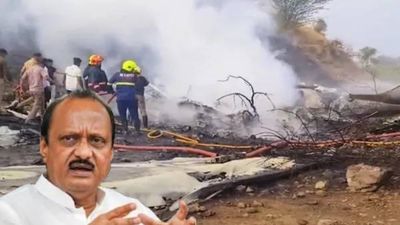 पायलटचा तो शेवटचा 'मेसेज' आणि काळजाचा ठोका चुकवणारा अपघात, विमानात तांत्रिक बिघाड,घटनेची चौकशी होणार