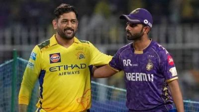 IPL 2026 : मैदानावरचा शेवटचा 'हेलिकॉप्टर शॉट'? आयपीएलनंतर धोनीसह 'हे' 5 दिग्गज घेणार निवृत्ती 