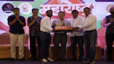 सुनील गावस्कर यांच्या उपस्थितीत ‘महाराष्ट्र टेनिस क्रिकेट चॅम्पियन्स लीग' चा भव्य शुभारंभ