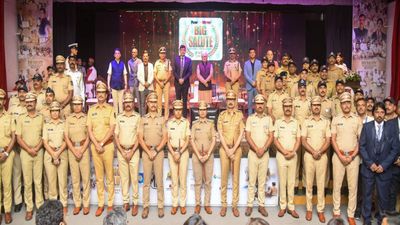 पुणे टाइम्स मिररचा उपक्रम कौतुकास्पद; पोलिसांच्या अहर्निश सेवेचा राज्यपालांकडून सन्मान