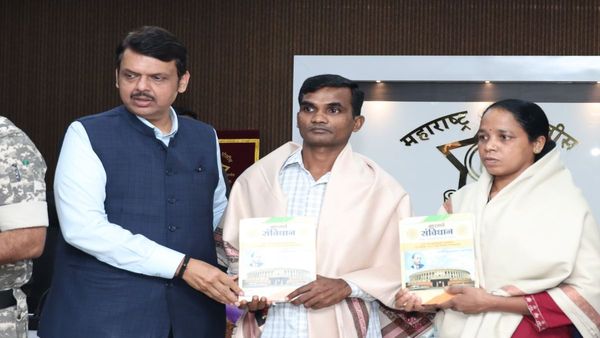 41 लाखांचं बक्षीस असणाऱ्या माओवादी पती-पत्नीचं गडचिरोली पोलिसांसमोर आत्मसमर्पण!