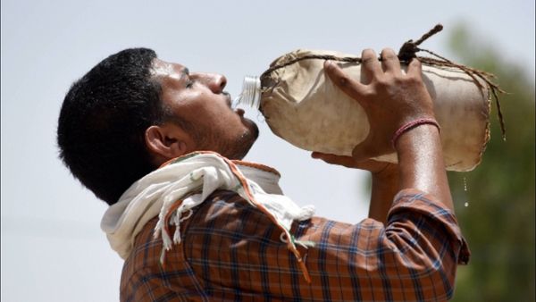 उष्माघात म्हणजे काय, आणि लक्षणे, उष्माघात होऊ नये म्हणून कोणती काळजी घ्यावी