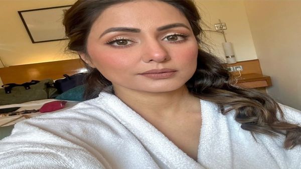 धक्कादायक! अभिनेत्री हिना खानला तिसऱ्या टप्प्यातील ब्रेस्ट कॅन्सरच निदान