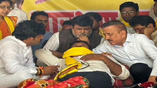 सरकारची शिष्टाई कामाला, लक्ष्मण हाकेंच उपोषण अखेर स्थगित;मनोज जरांगेंवर जोरदार प्रहार