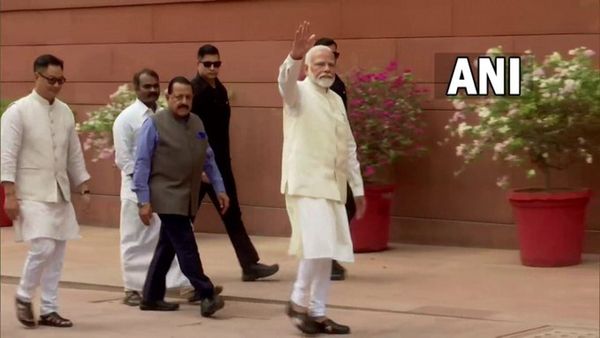 18 व्या लोकसभेचे पहिले अधिवेशन: संसदीय लोकशाहीत हा एक गौरवशाली दिवस- पंतप्रधान मोदी