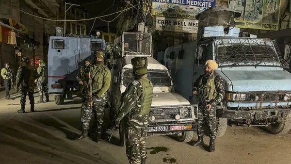 Doda Terrorist Attack : जम्मू-काश्मीरच्या डोडामध्ये दहशतवाद्यांशी चकमक, अधिकाऱ्यासह 4 जवान शहीद