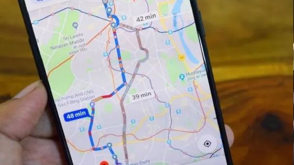 तुमचा जोडीदार कुठे फिरत आहे? लक्ष ठेवण्यासाठी, हे फिचर चालू करा, मिळेल प्रत्येक क्षणाचे लोकेशन