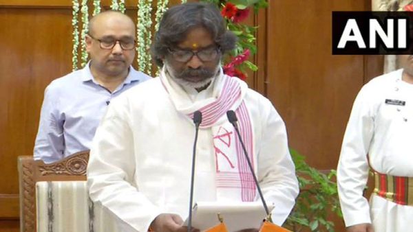 हेमंत सोरेन तिसऱ्यांदा बनले झारखंडचे मुख्यमंत्री