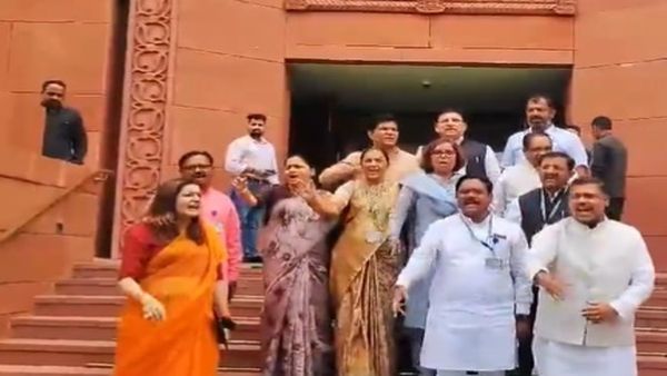 आंध्रप्रदेश अन् बिहारसाठी भरभरून तर महाराष्ट्राला ठेंगा, राज्यातील काँग्रेस खासदारांची घोषणाबाजी